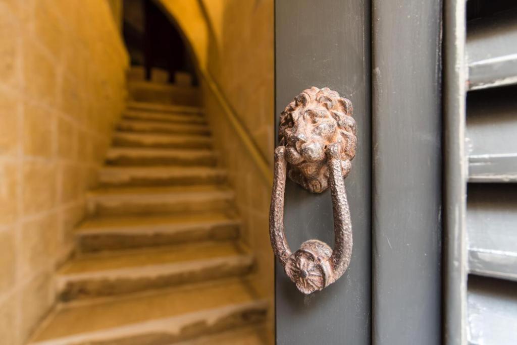 Heritage Apartment Valletta Bagian luar foto
